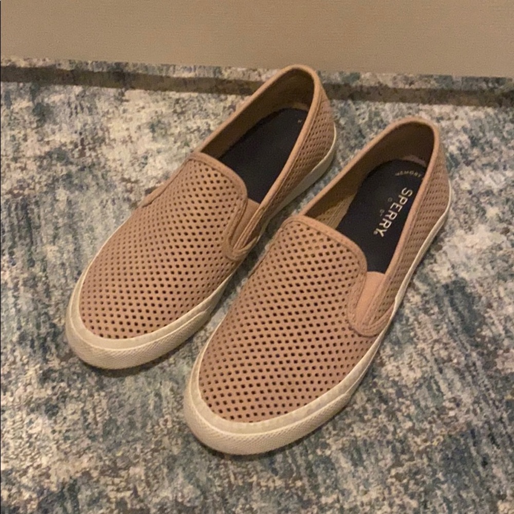 Sperry 7M Leather Rose Slip On Shoes with box.